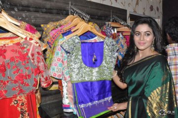 Poorna Launches SR fashion Studio At Banjara hills